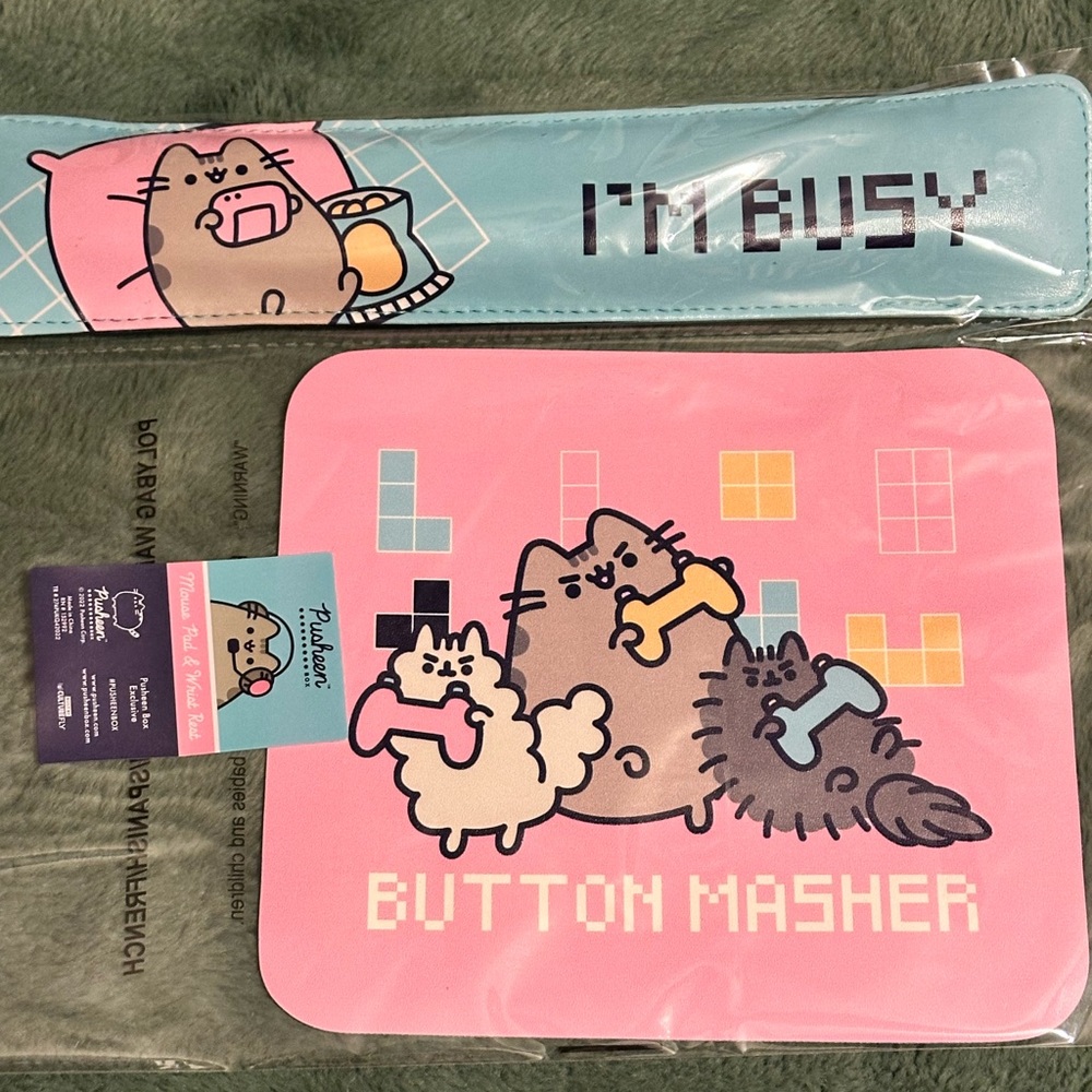 Pusheen Winter 2022 Box Exclusive Mouse Pad & Wrist Rest